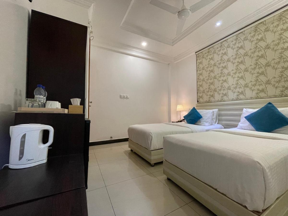 Huvan Beach Hotel At Hulhumalé Exterior foto